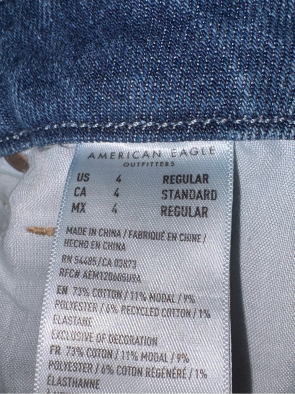 American Eagle Outfitters Curvy High-Rise Mom Jeans - Picture 3 of 3